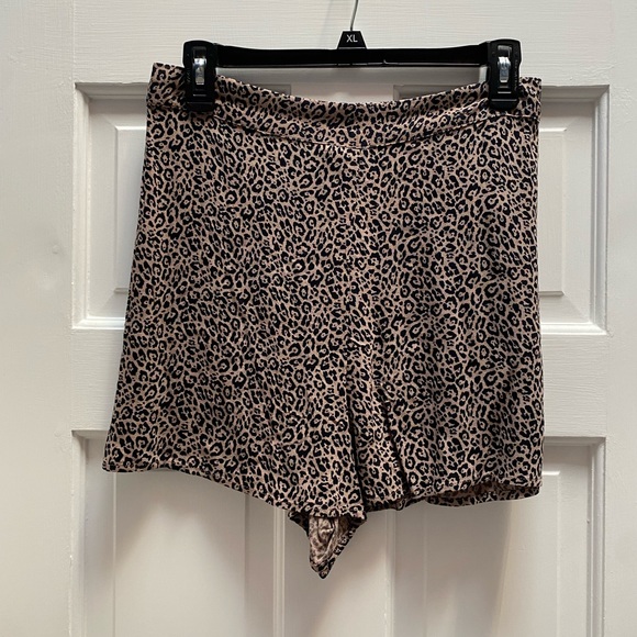 American Eagle Outfitters Pants - NEW! American Eagle flowy shorts